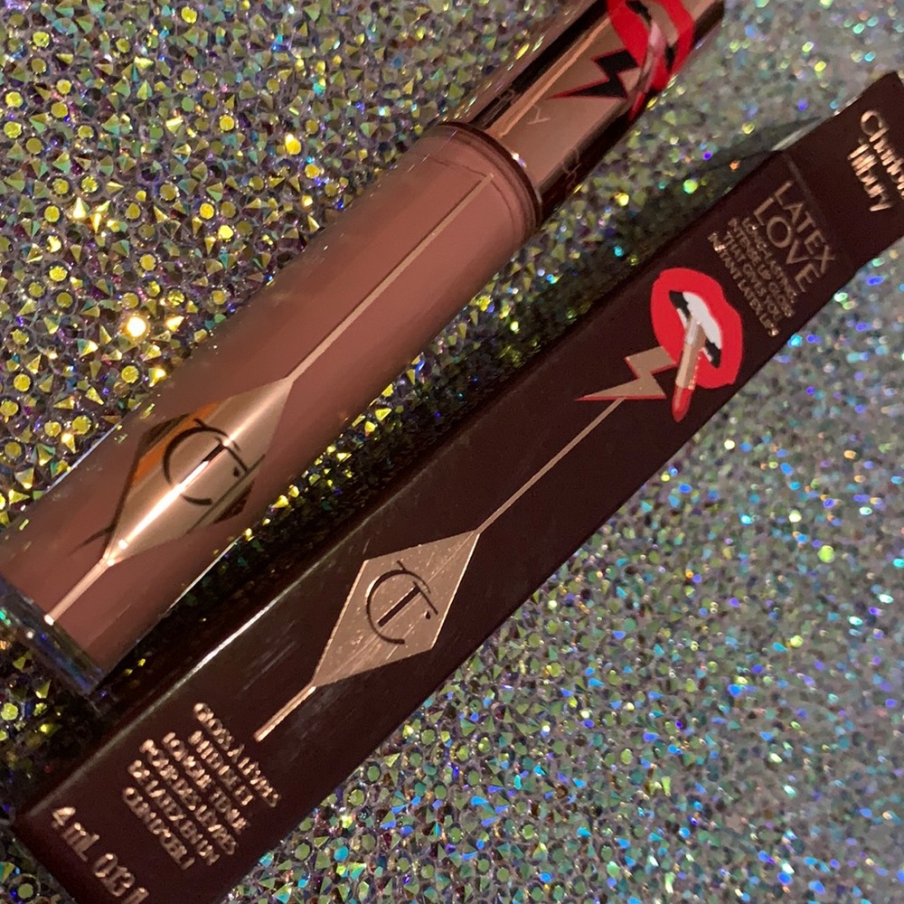 🌸  CHARLOTTE TILBURY latex love lip gloss Belle du soir - Picture 2 of 6